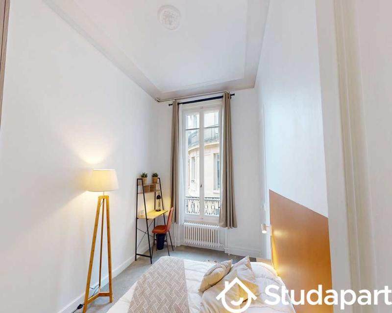 Chambre - 77 m² - 1 pièce