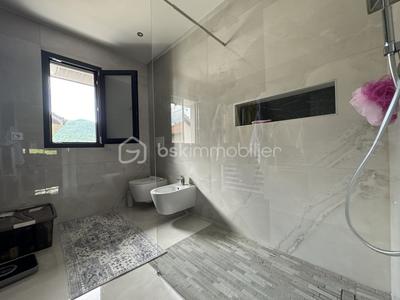 Maison - 145 m² - 6 pièces