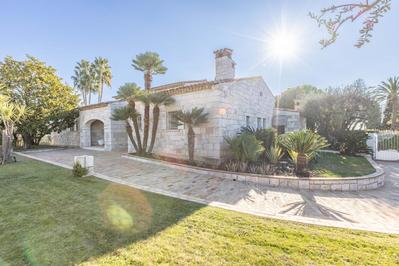 Villa - 360 m² - 8 pièces