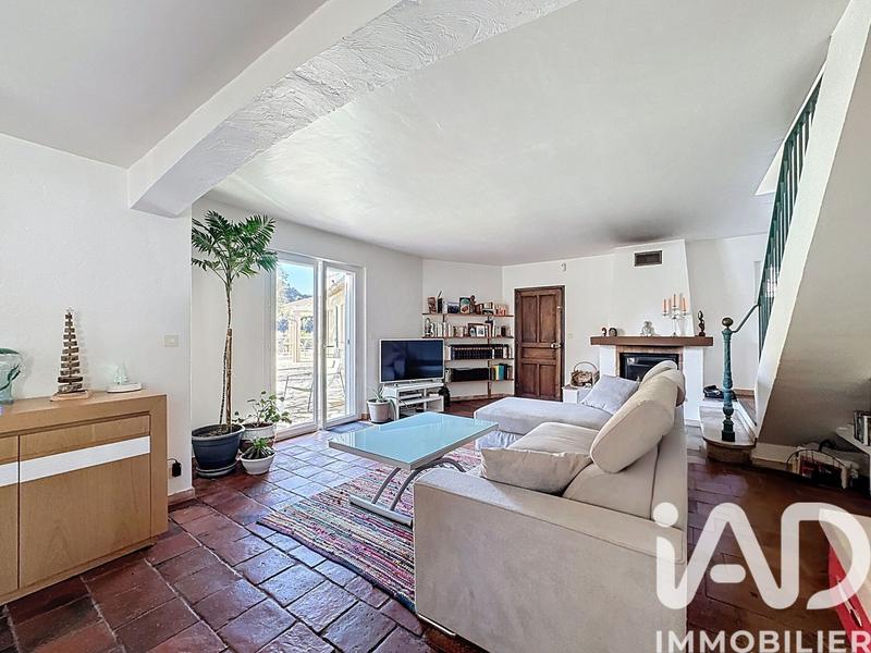 Maison - 204 m² - 7 pièces