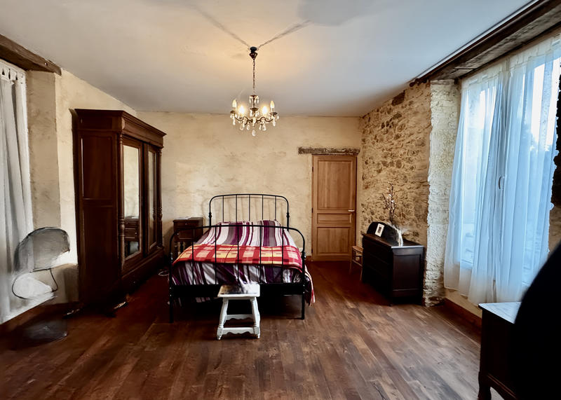 Maison - 198 m² - 8 pièces