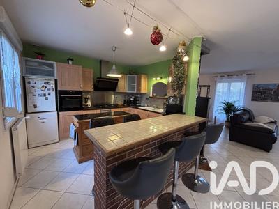 Maison - 98 m² - 4 pièces