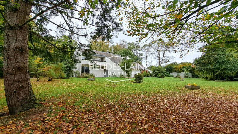 Maison - 225 m² - 7 pièces