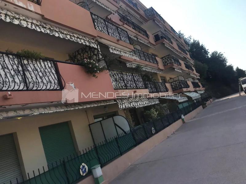 Appartement - 77 m² - 3 pièces