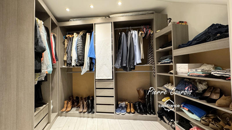 Maison - 224 m² - 6 pièces