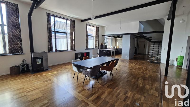 Loft - 243 m² - 5 pièces
