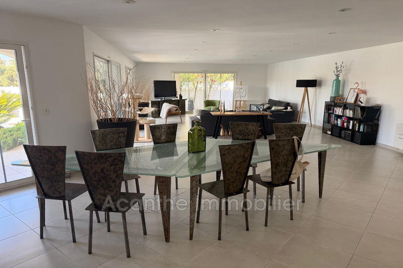 Villa - 203 m² - 6 pièces