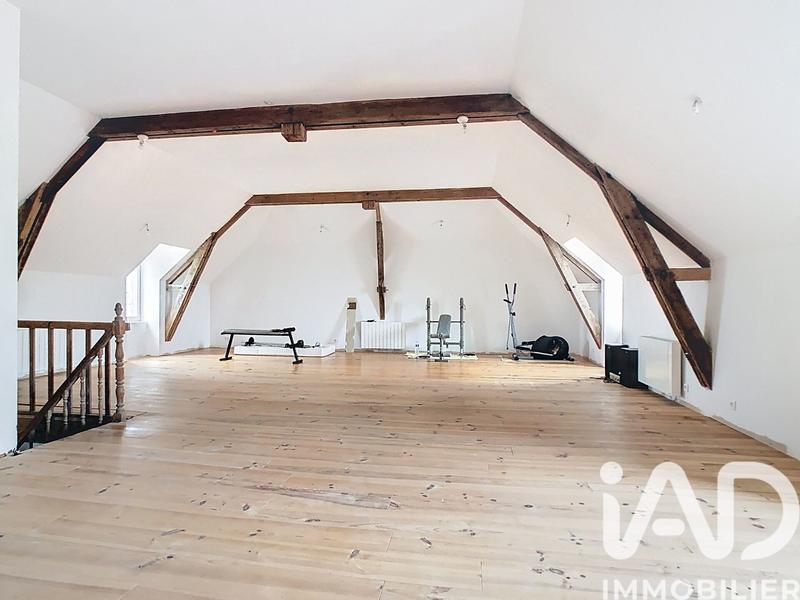Maison - 285 m² - 9 pièces