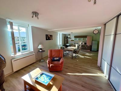 Appartement - 101 m² - 4 pièces