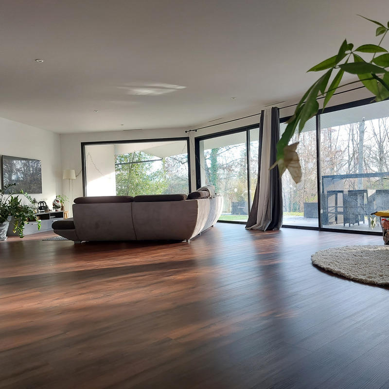 Maison - 216 m² - 7 pièces