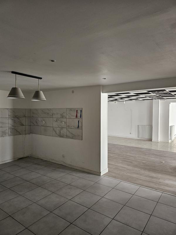 Local commercial - 185 m² - 3 pièces