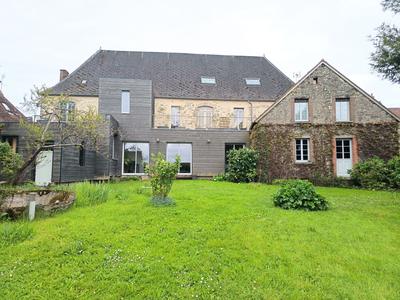 Maison - 392 m² - 15 pièces