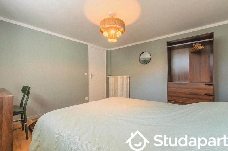 Chambre - 11 m² - 1 pièce