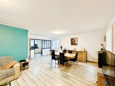 Maison - 95 m² - 5 pièces