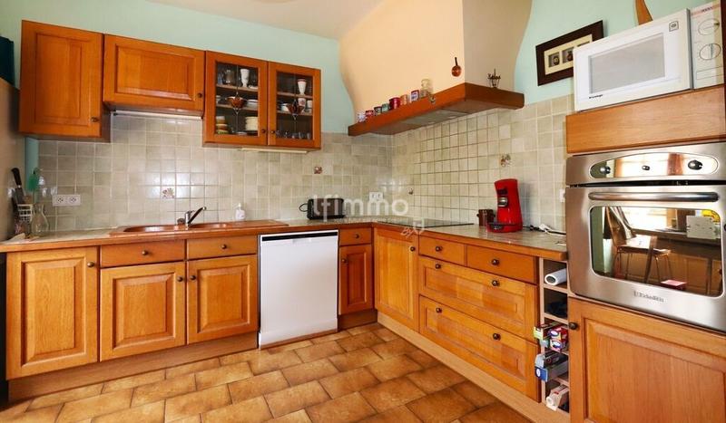 Demeure - 185 m² - 10 pièces