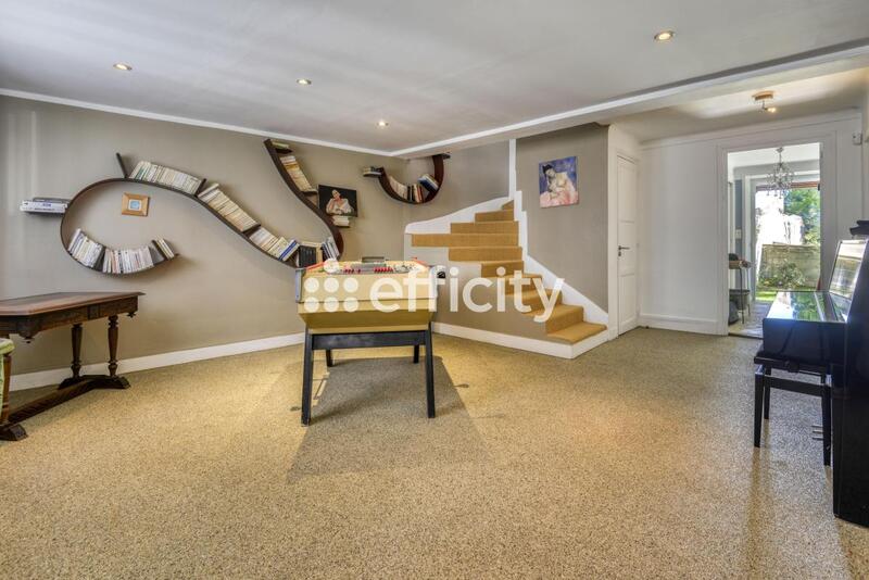 Maison - 190 m² - 8 pièces