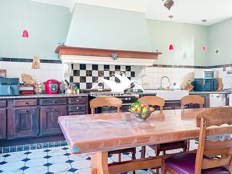 Maison - 297 m² - 6 pièces