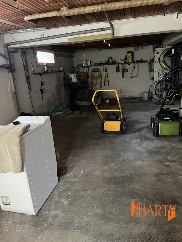 Maison traditionnelle - 179 m² - 6 pièces