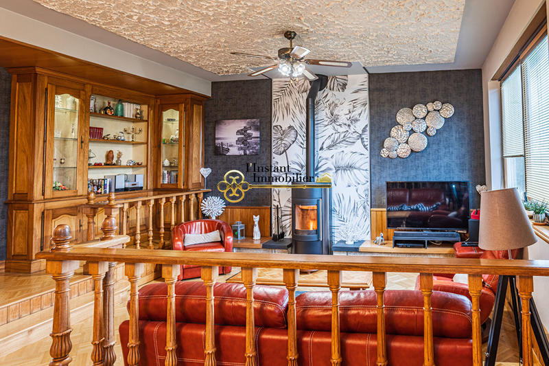 Demeure - 185 m² - 7 pièces