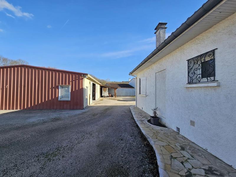 Maison - 121 m² - 6 pièces