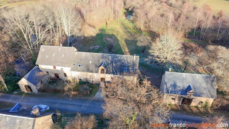 Moulin - 355 m² - 10 pièces