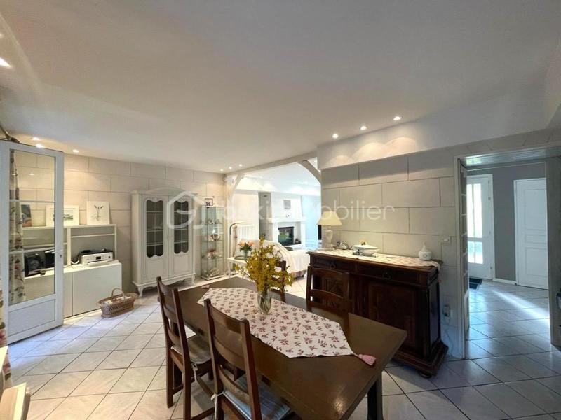 Maison traditionnelle - 164 m² - 7 pièces