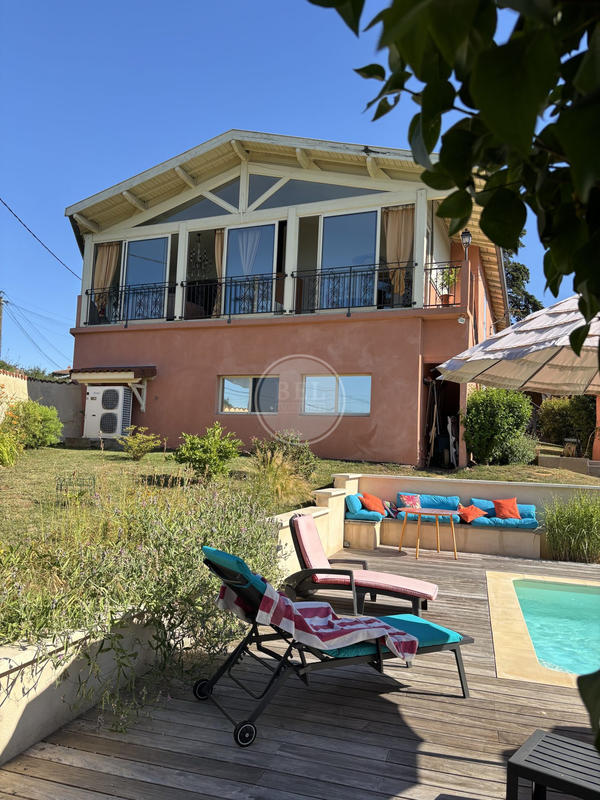 Bastide - 240 m² - 7 pièces