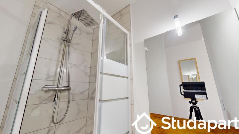 Chambre - 11 m² - 1 pièce