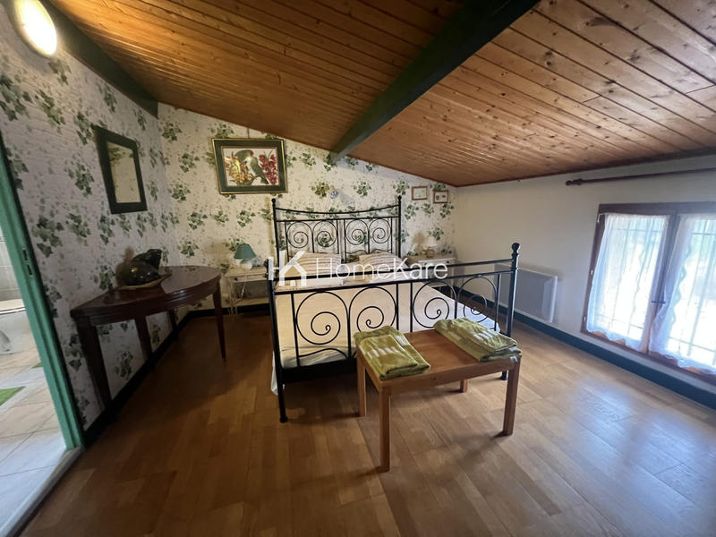 Maison - 350 m² - 10 pièces