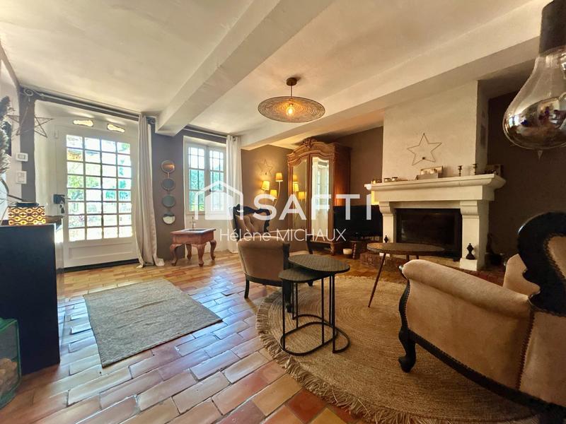 Maison - 219 m² - 8 pièces