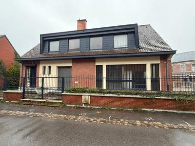 Maison de ville - 255 m² - 9 pièces