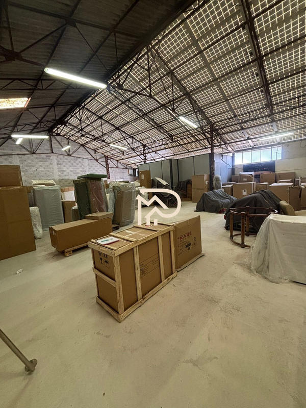 Local d'activités - 270 m²