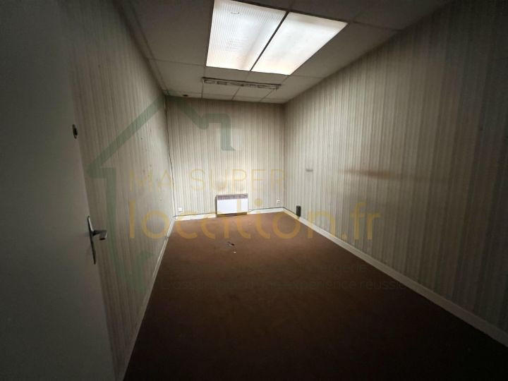 Local commercial - 369 m² - 2 pièces