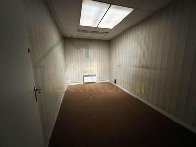 Local commercial - 369 m² - 2 pièces