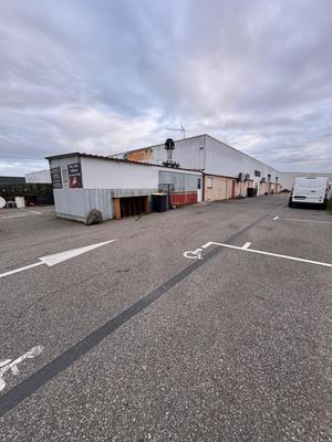 Local commercial - 945 m² - 5 pièces