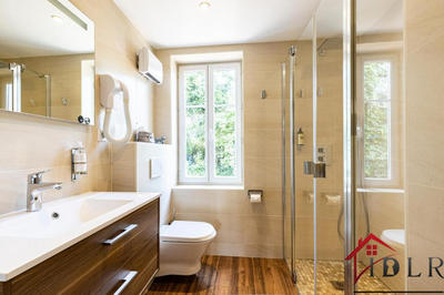 Demeure - 460 m² - 14 pièces