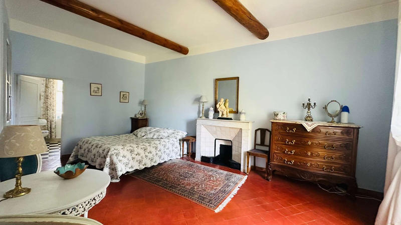 Maison - 300 m² - 9 pièces