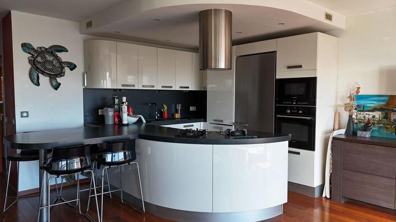 Appartement - 80 m² - 4 pièces