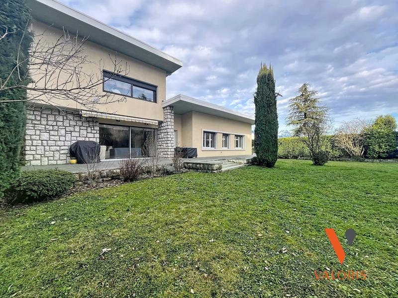 Maison - 171 m² - 6 pièces