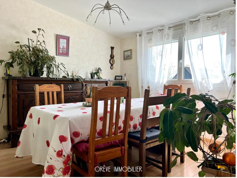 Maison - 98 m² - 5 pièces