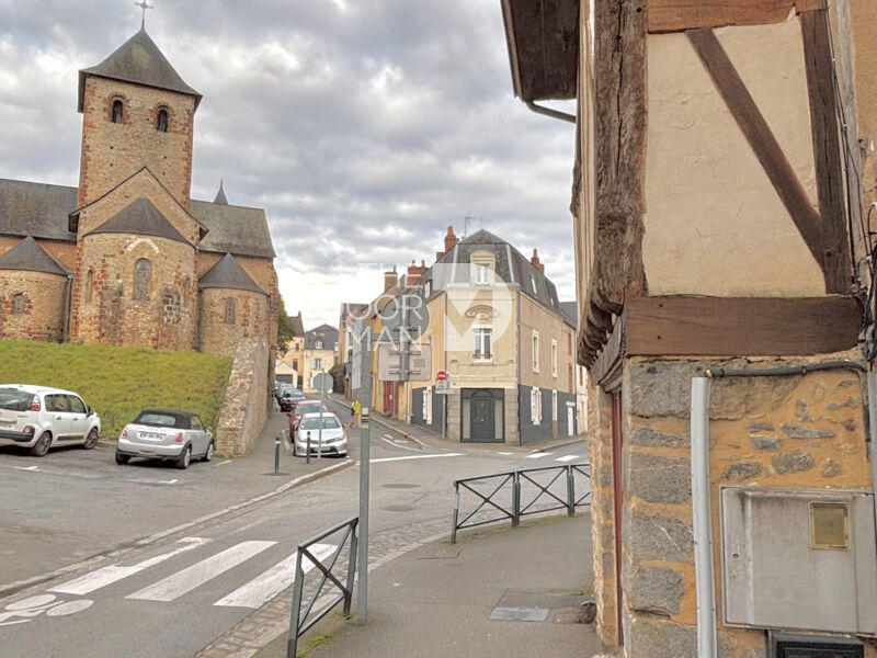 Immeuble - 98 m² - 5 pièces