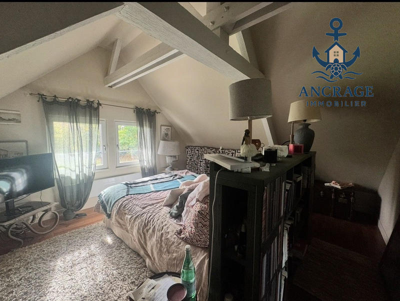 Maison - 160 m² - 11 pièces