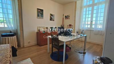 Appartement - 220 m² - 8 pièces