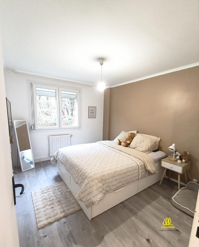 Appartement - 80 m² - 5 pièces