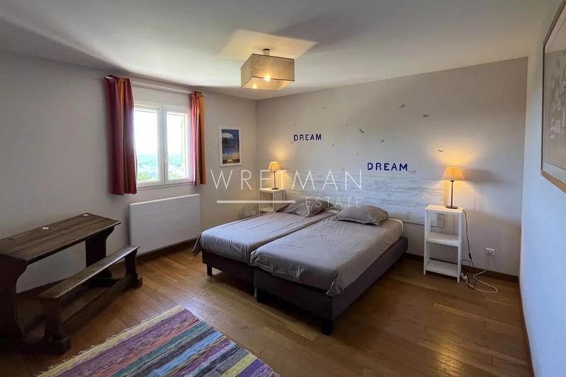 Villa - 210 m² - 7 pièces