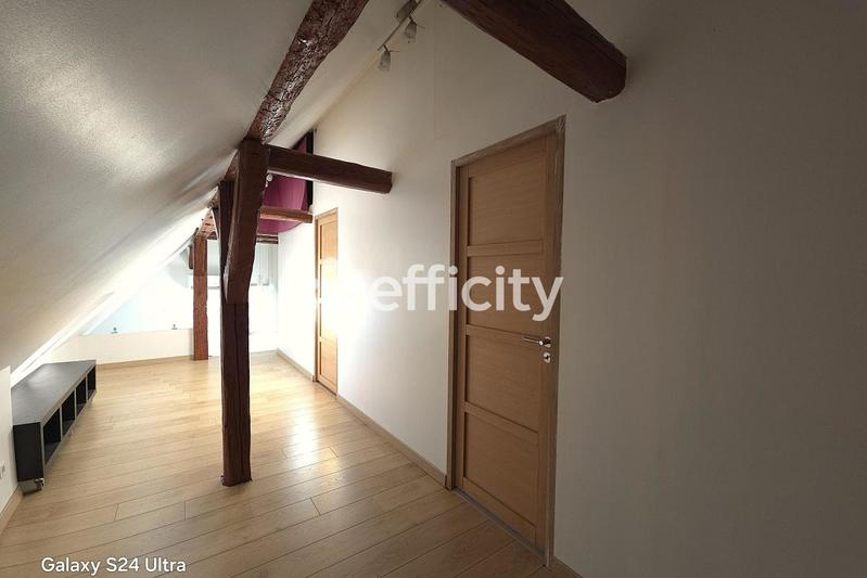 Maison - 180 m² - 7 pièces