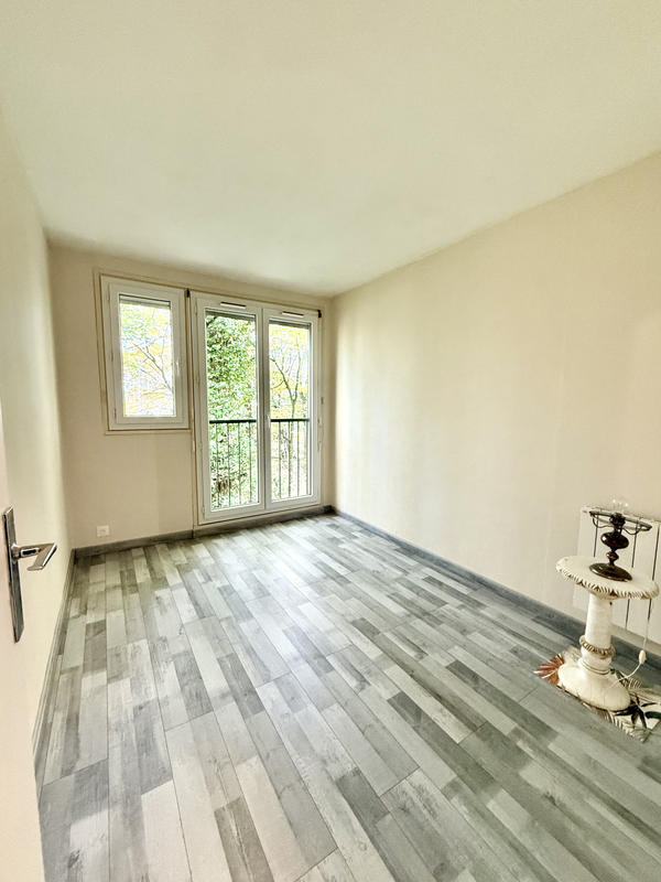 Appartement - 82 m² - 5 pièces