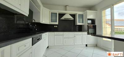 Maison - 92 m² - 6 pièces