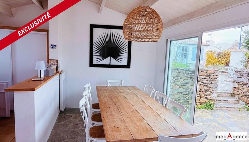 Maison traditionnelle - 140 m² - 9 pièces