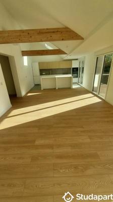 Chambre - 9 m² - 1 pièce